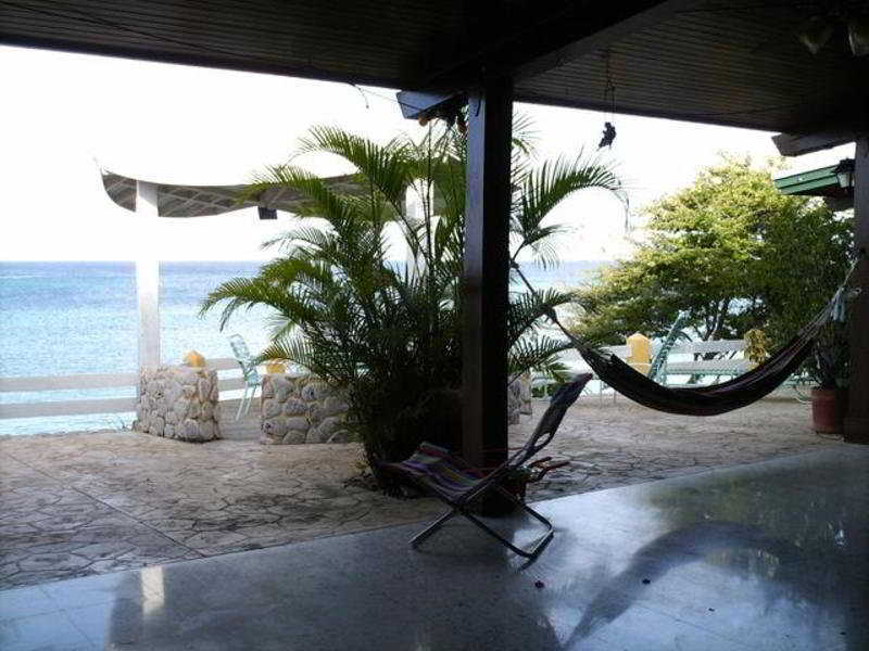 Settlers Beach Hotel 圣詹姆斯 外观 照片